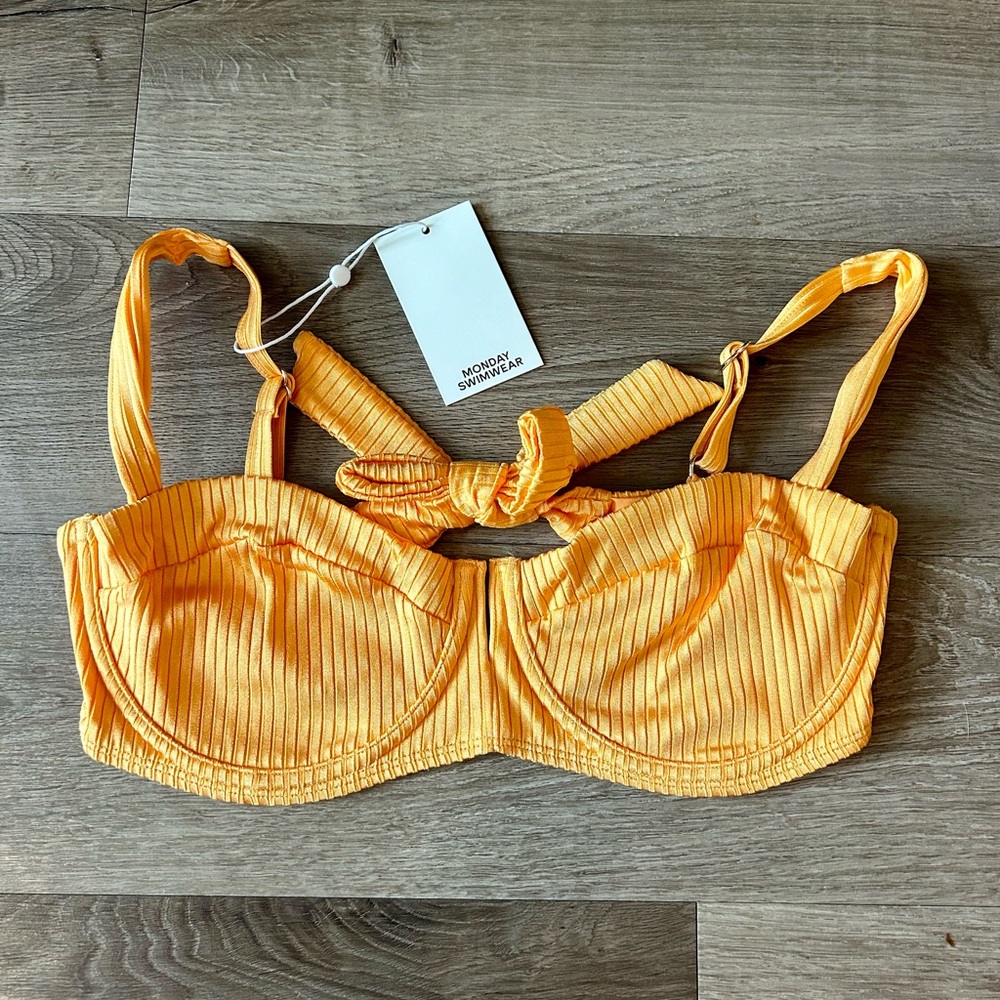 Monday Swimwear Clovelly Bikini Top - Clementine Wide Rib NWT Size VV